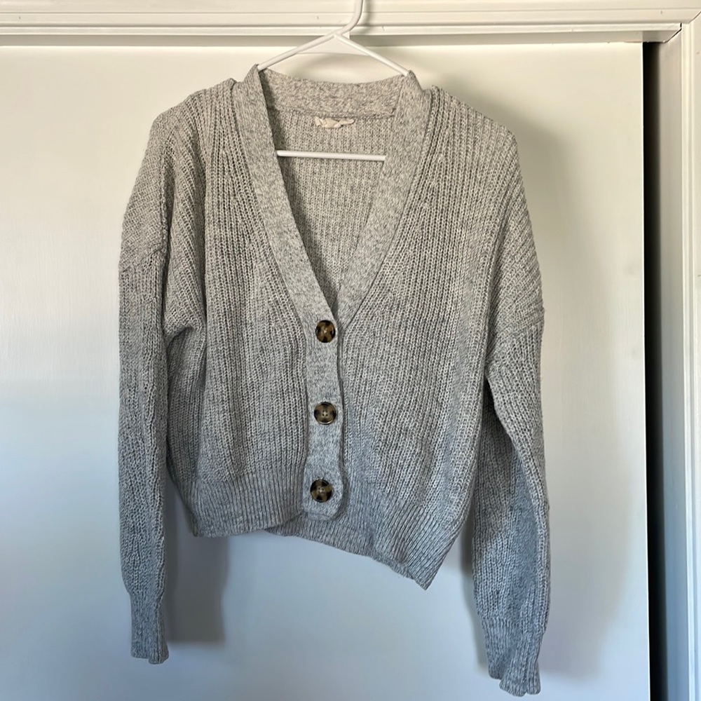 Size m crop sweater.